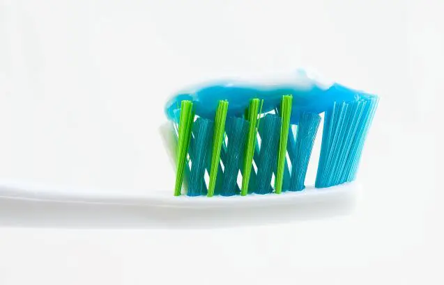 toothpaste for porcelain crowns